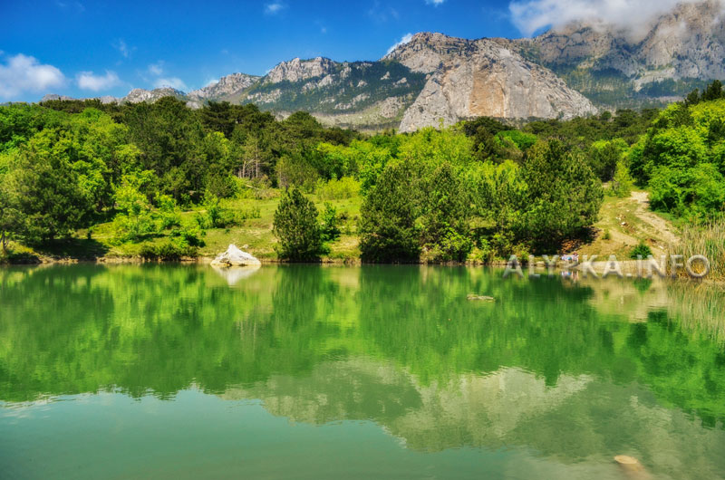 Озеро водохранилище над Алупкой