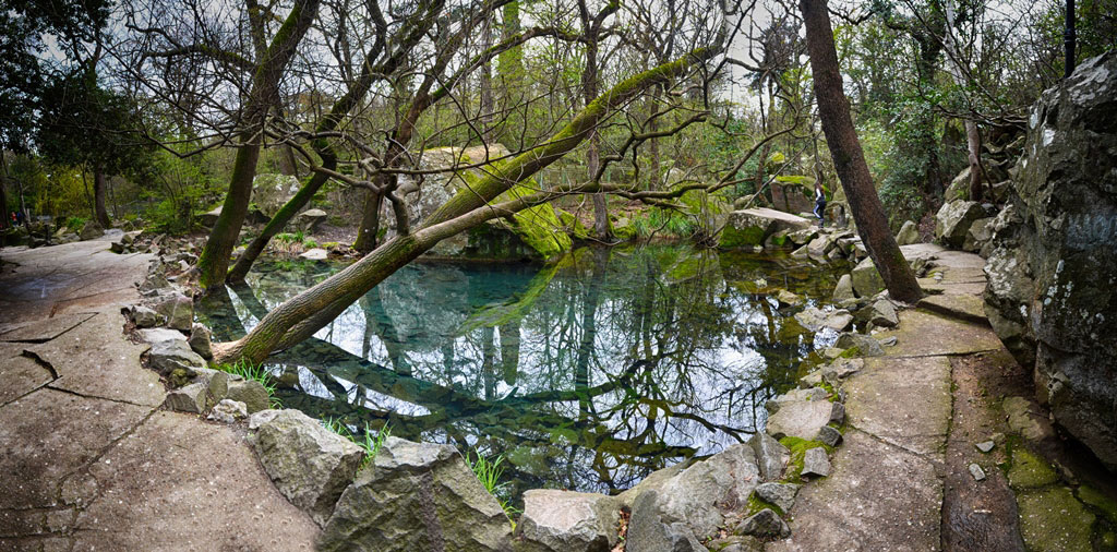 Панорама зеркального озера